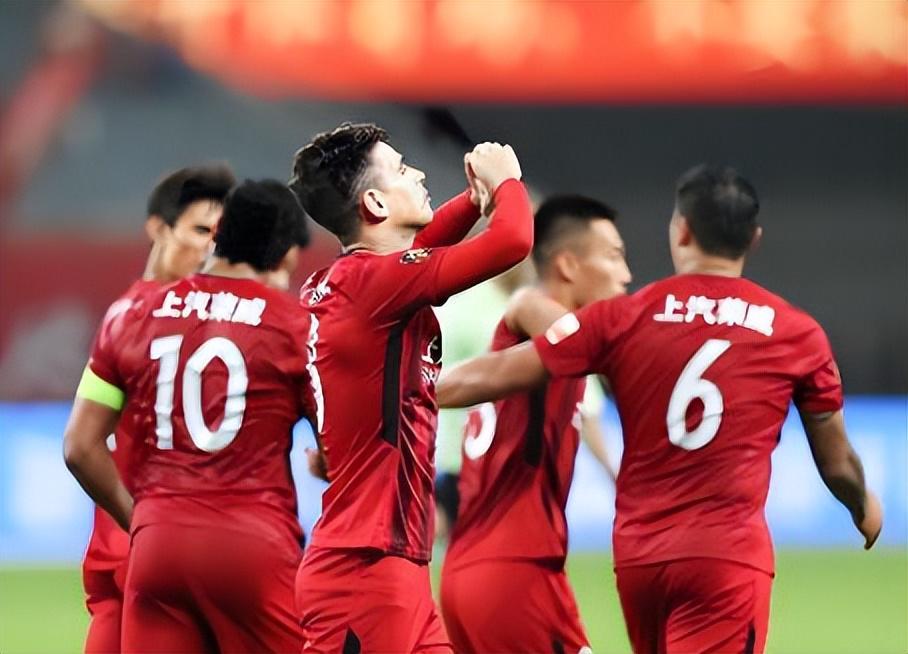 8868体育足球直播免费看-上港后腰位置还有一张底牌！将在中超正式亮相挑大梁，值得期待